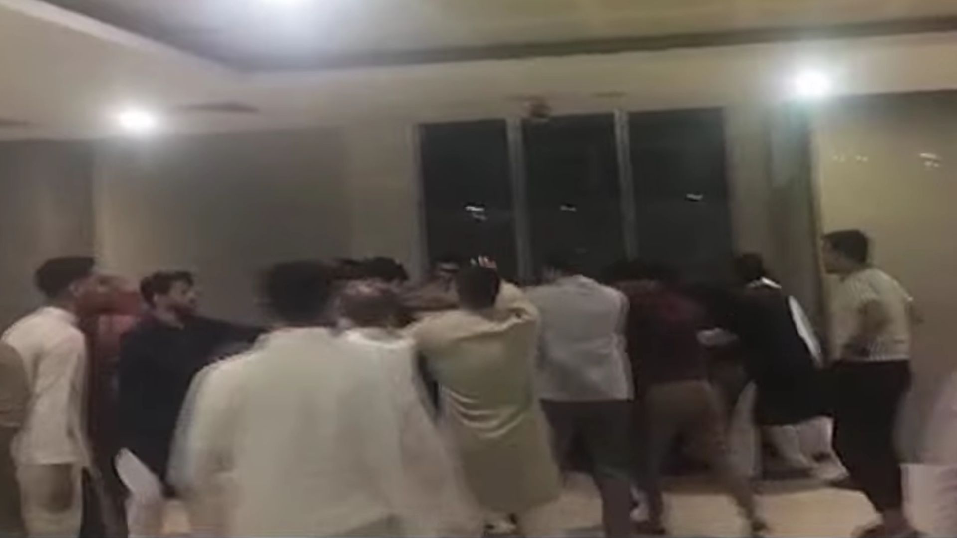 শাহবাগে এনসিপির দুই গ্রুপের সংঘর্ষ